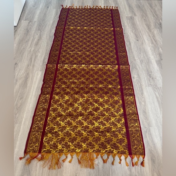 Mid-weight Red and Gold Saree 34” x 84” - Picture 5 of 5